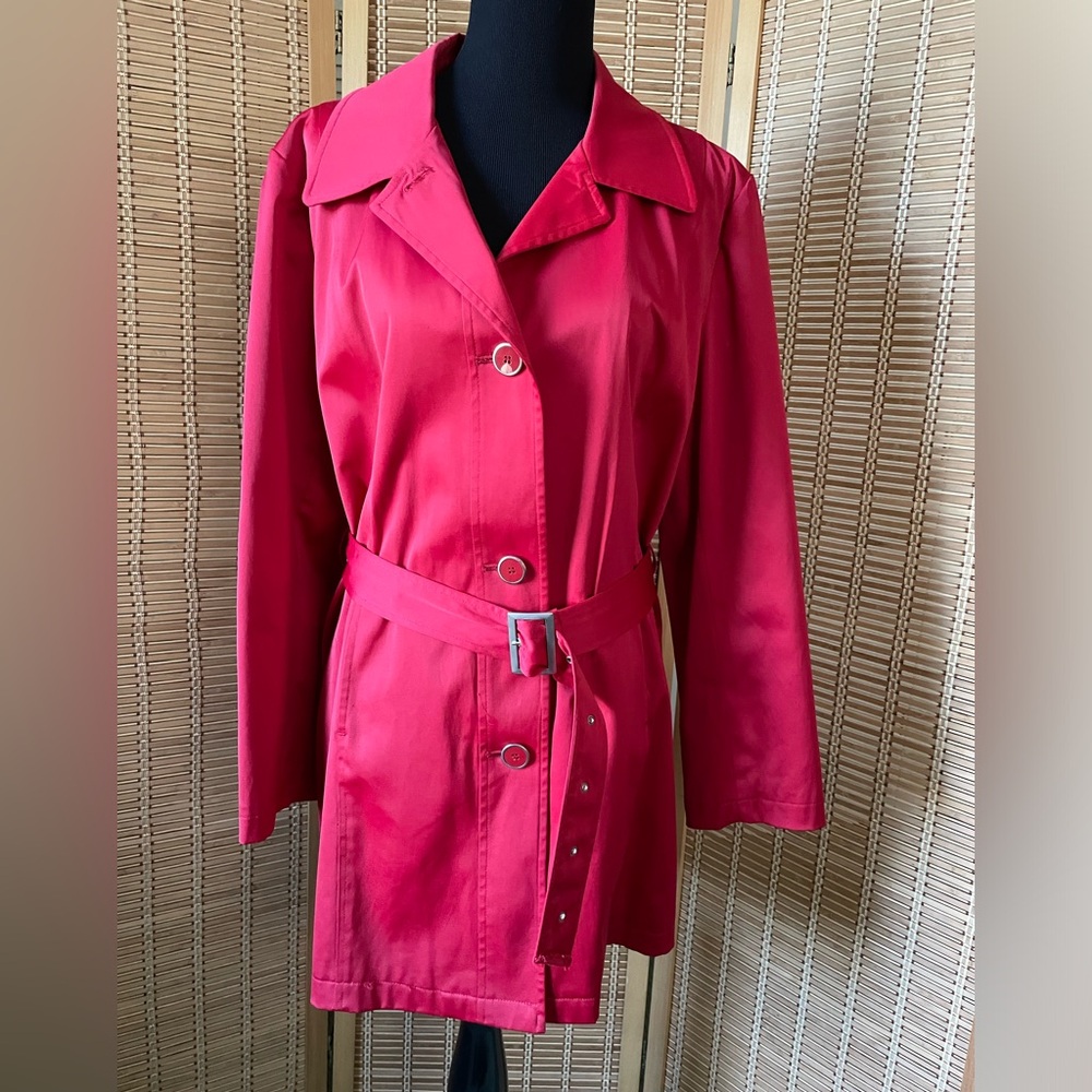 Weatherproof Garment Company Ladies' red belted lined raincoat/trenchcoat,size L
